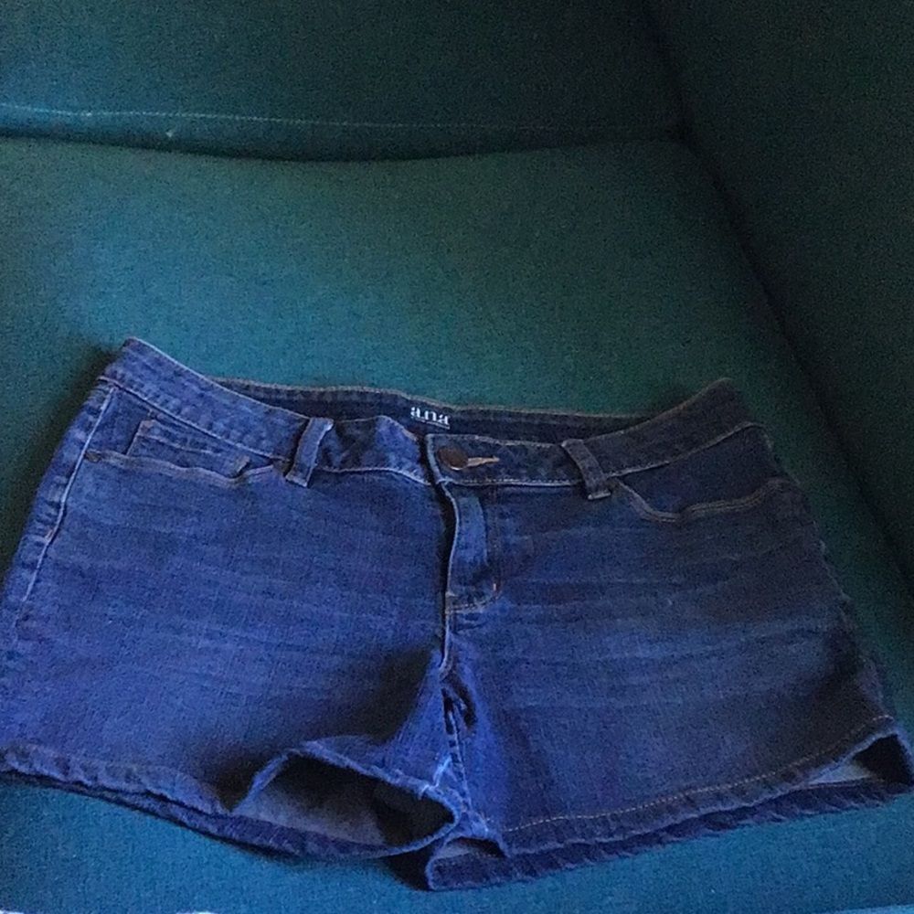 Ana New approach shorts